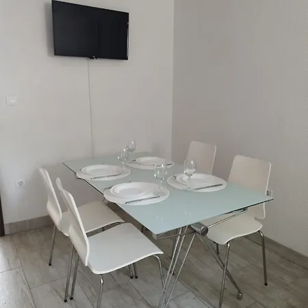 Apartmana&j1111 Kaštela