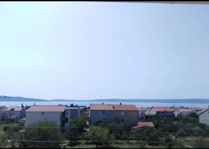 Apartmana&j1111 アパート